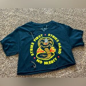 Cute Cropped shirt with chains